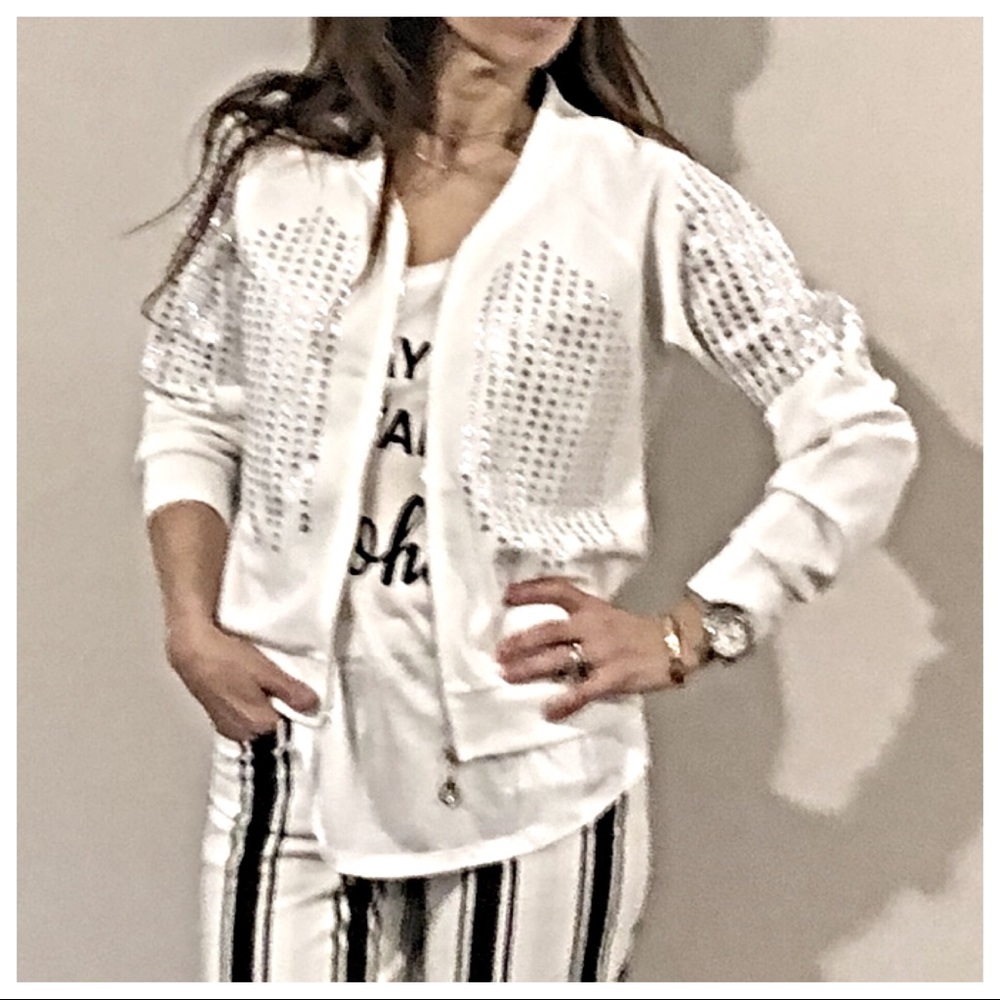✨LAST ONE SALE✨white embellished jacket - Picture 5 of 8
